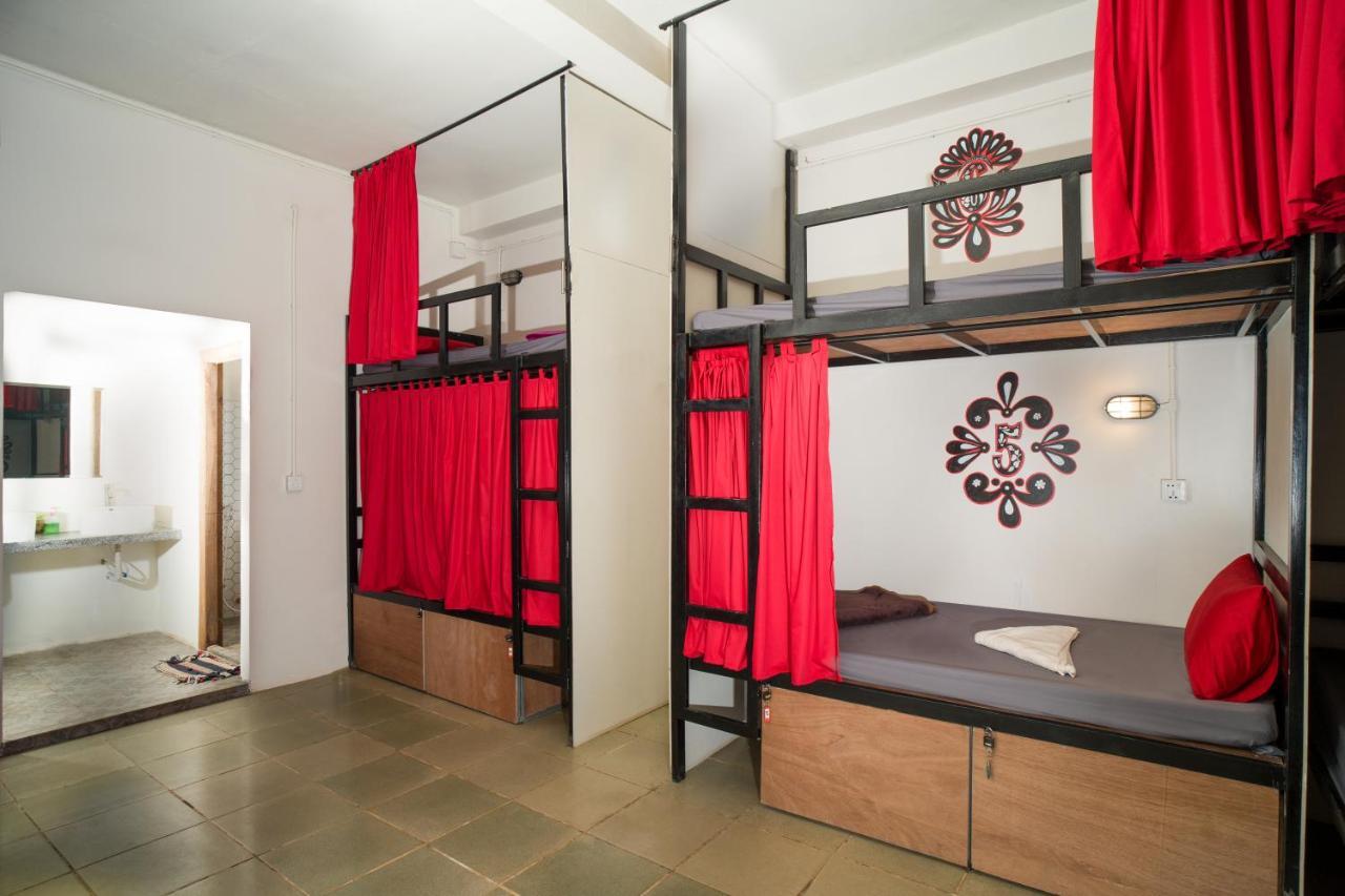 Pomme Brewhouse Hostel Siem Reap Luaran gambar